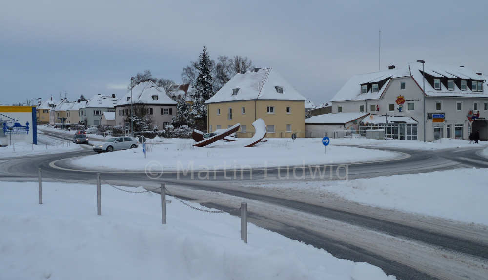 Kreisverkahr in Haßfurt im Winter