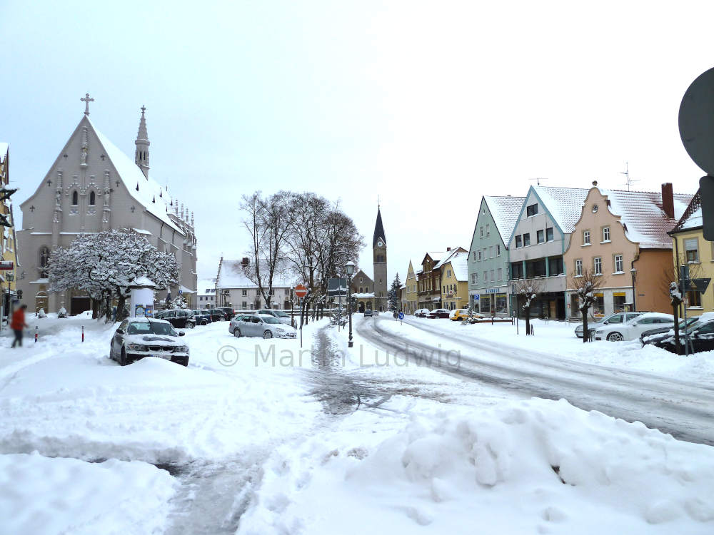 Der Floriansplatz in Haßfurt im Winter